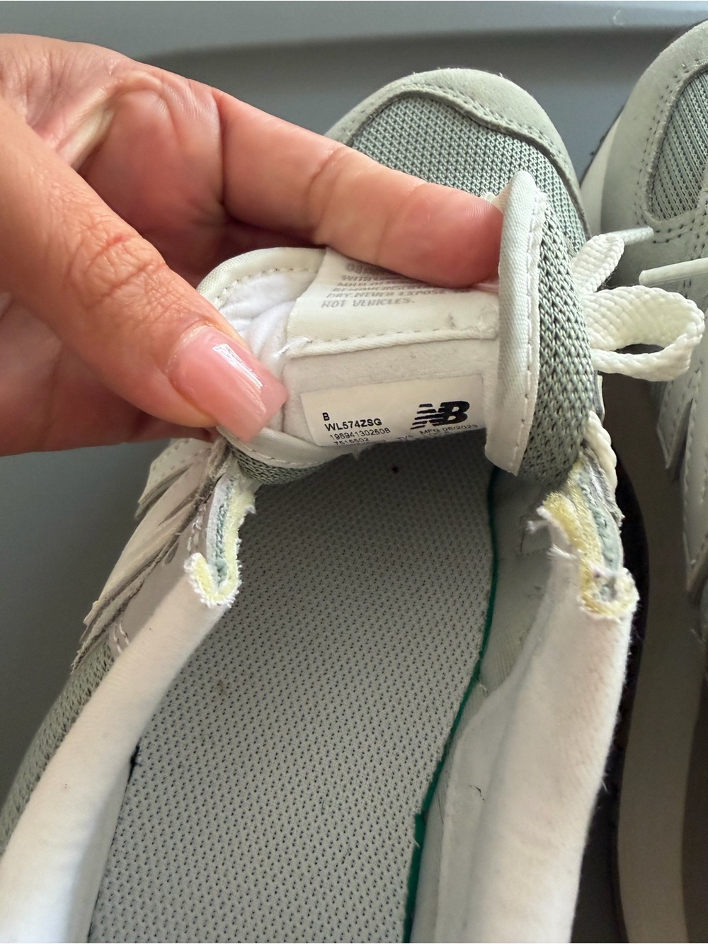 New Balance sage green and cream 574 sneakers - Picture 5 of 8